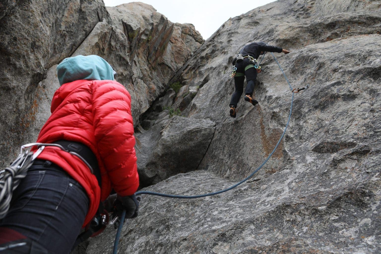 2 people climbing in the city of rocks