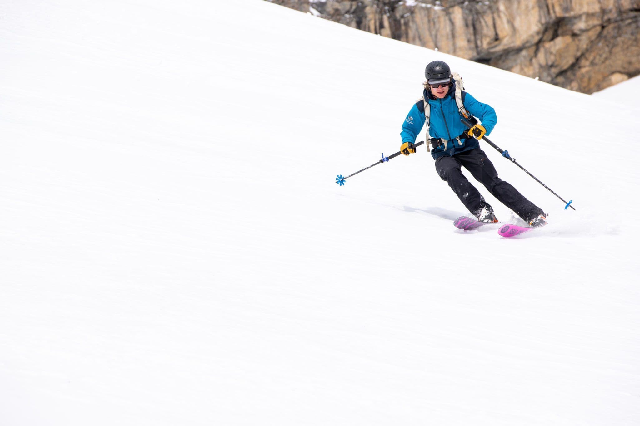 Skier maneuvering powder 